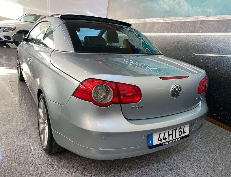 Usado VW Eos 140 HP (102 kW) 2009 Cinzento Cabrios
