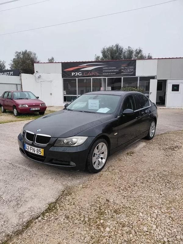 Usado BMW 318 143 HP (105 kW) 2008 Preto Sedan