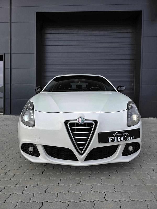 Usado Alfa Romeo Giulietta 105 HP (77 kW) 2011 Branco Citadino