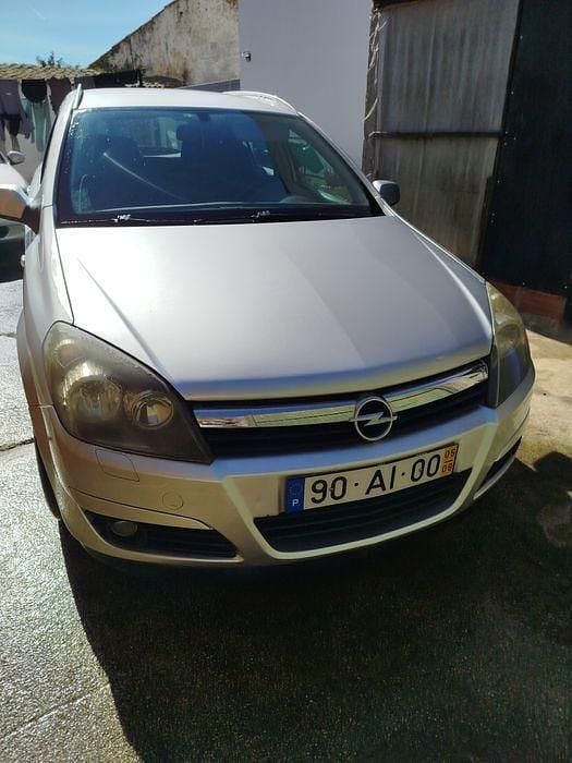 Usado Opel Astra 100 HP (73 kW) 2005 Sedan