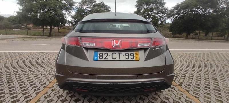 Usado Honda Civic 83 HP (61 kW) 2007 Cinzento Citadino