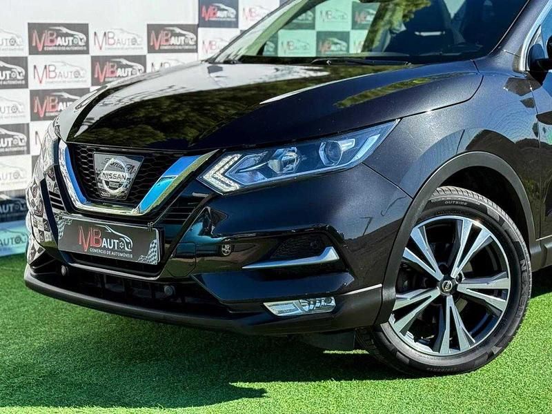 Usado Nissan Qashqai N-Connecta 110 HP (80 kW) 2018 Preto SUV
