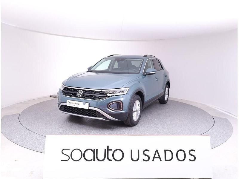 Usado VW T-Roc Life 110 HP (80 kW) 2024 Azul rei SUV