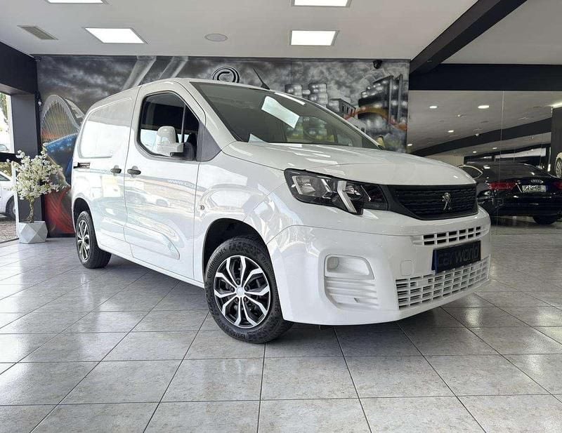 Branco Usado 2019 Peugeot Partner Monovolume | € 15.499 (Caro) - Imagem 1/4