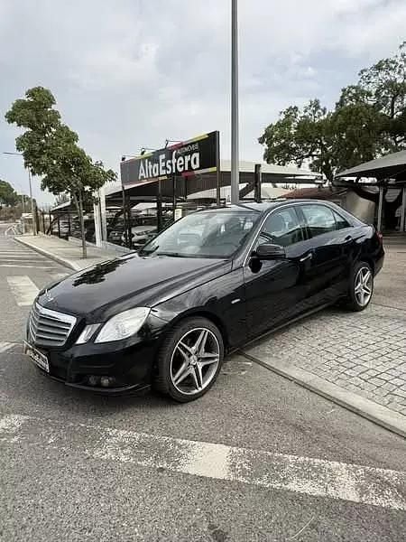 Preto Usado 2009 Mercedes E220 Avantgarde Sedan | € 16.900 (Caro) - Imagem 1/4