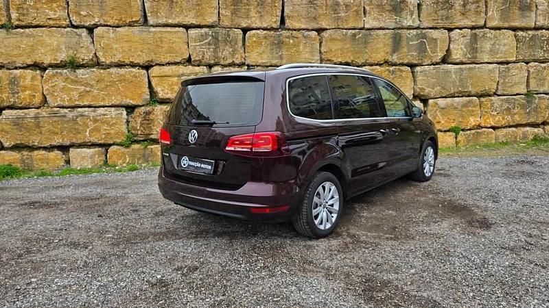 Usado VW Sharan Highline 150 HP (110 kW) 2017 Vermelho Monovolume