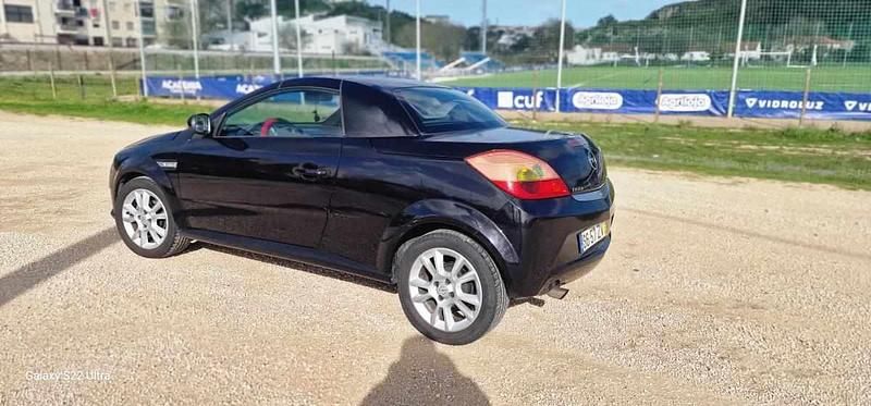 Usado Opel Tigra 69 HP (50 kW) 2005 Preto Cabrios