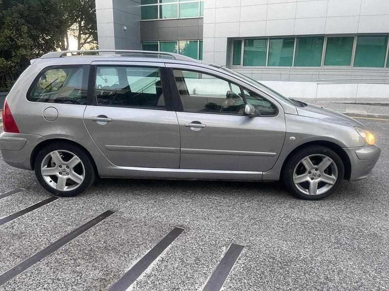Cinzento Usado 2003 Peugeot 307 Carrinha | € 3.500 (Preço justo) - Imagem 1/4