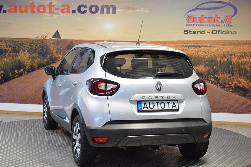 Usado Renault Captur Experience 90 HP (66 kW) 2019 Cinza SUV