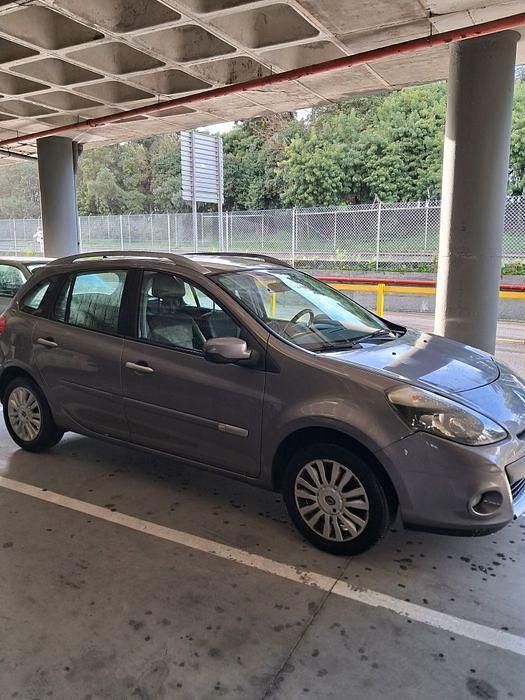 Usado Renault Clio II 75 HP (55 kW) 2011 Carrinha