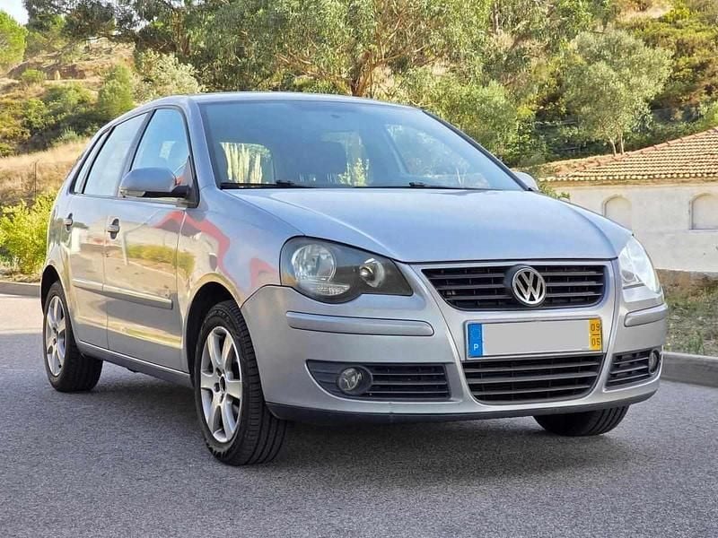 Cinzento Usado 2009 VW Polo | € 5.999 (Preço justo) - Imagem 1/4