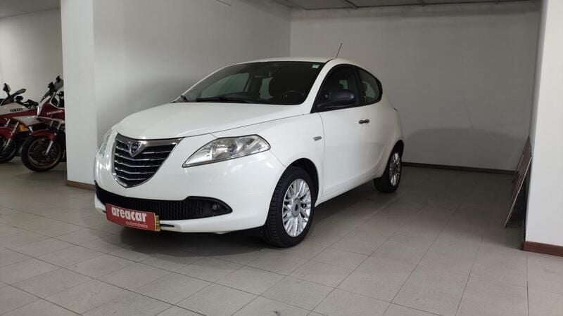 Branco Usado 2013 Lancia Ypsilon Citadino | € 4.750 (Super Preço) - Imagem 1/4