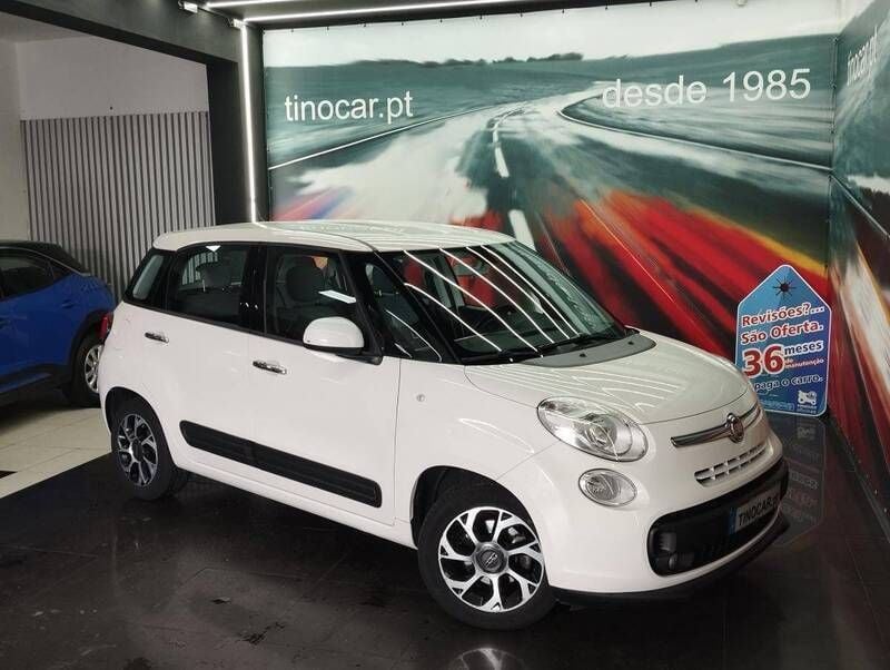 Branco Usado 2017 Fiat 500L Monovolume | € 10.799 (Preço justo) - Imagem 1/4