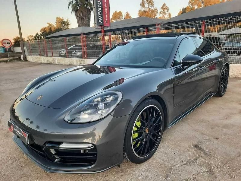 Usado Porsche Panamera 462 HP (339 kW) 2018 Cinzento