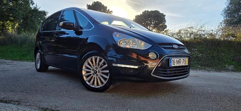 Usado Ford S-MAX S 163 HP (119 kW) 2010 Preto Monovolume