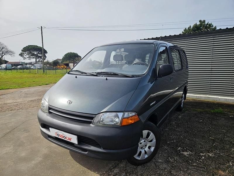 Usado Toyota HiAce 78 HP (57 kW) 2000 Cinza Monovolume
