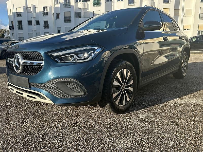 Usado Mercedes GLA250 Style 218 HP (160 kW) 2021 Azul SUV