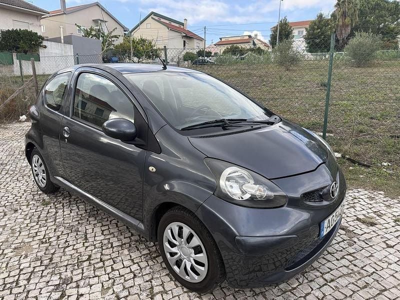 Usado 2008 Toyota Aygo Citadino | € 3.500 - Imagem 1/4