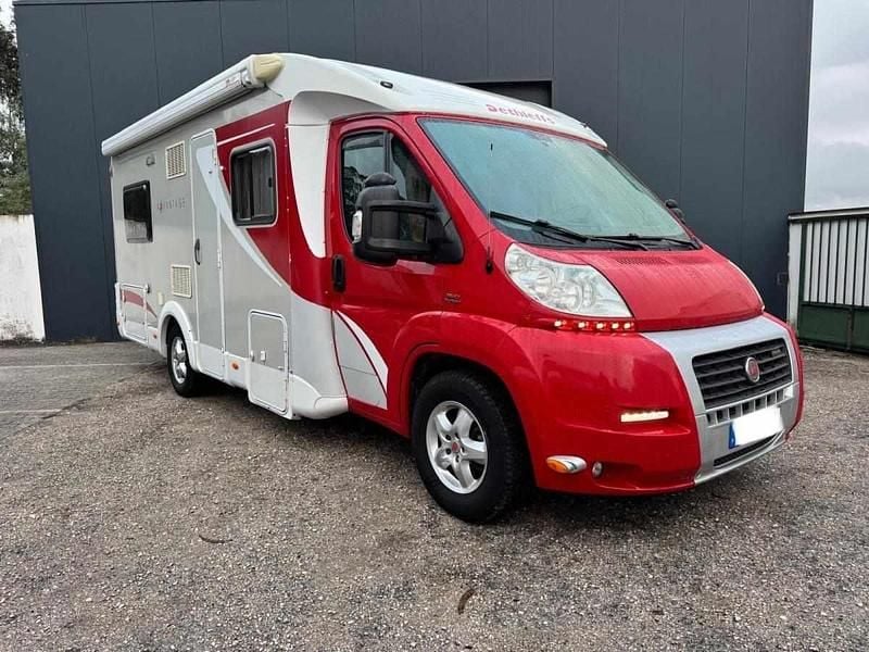 Vermelho Usado 2009 Fiat Ducato Van | € 43.900 - Imagem 1/4