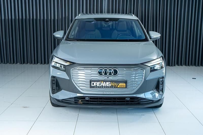 Usado Audi Q4 e-tron 150 kW (204 HP) 2022 Cinzento SUV