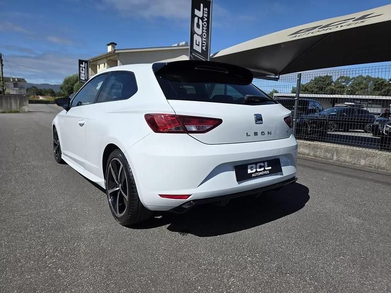Usado Seat Leon CUPRA 105 HP (77 kW) 2014 Branco Coupé