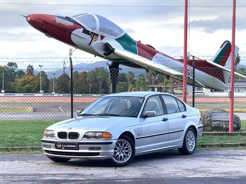 Cinza Usado 2000 BMW 320 Sport Line Sedan | € 3.990 (Preço justo) - Imagem 1/4