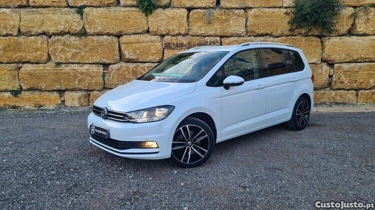 Branco Usado 2019 VW Touran Monovolume | € 26.500 (Preço justo) - Imagem 1/1