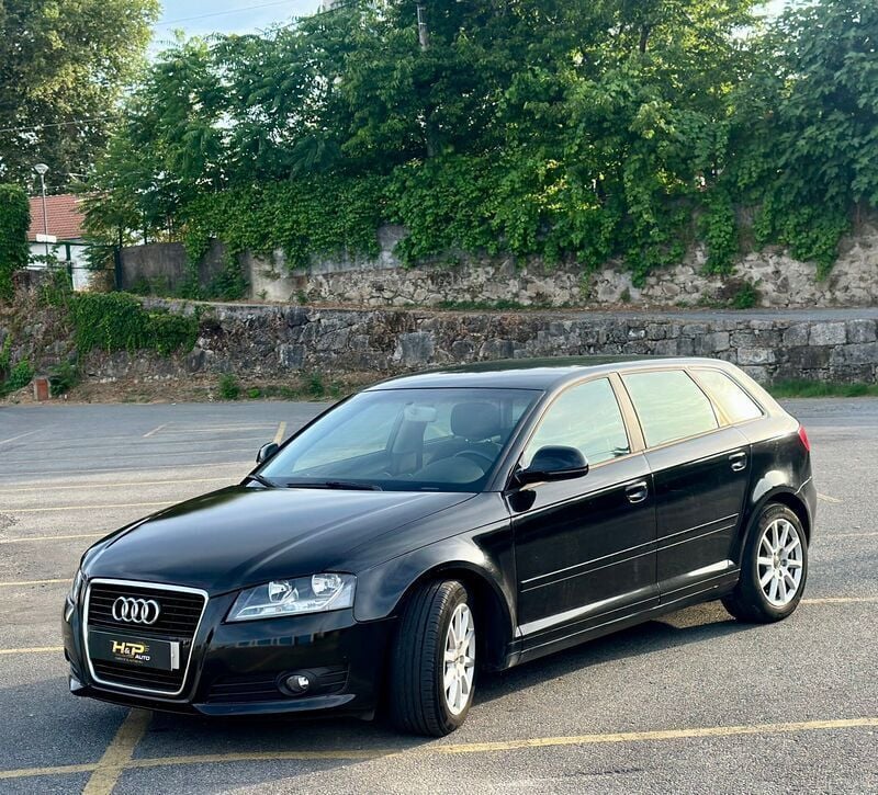 Preto Usado 2010 Audi A3 Attraction Citadino | € 9.800 (Preço justo) - Imagem 1/4