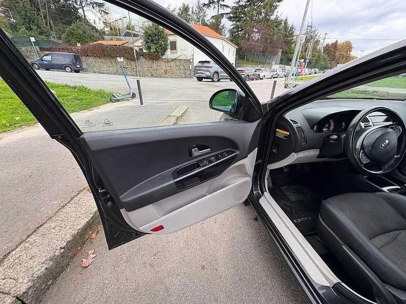Usado Kia Ceed Sportswagon 115 HP (84 kW) 2009 Carrinha