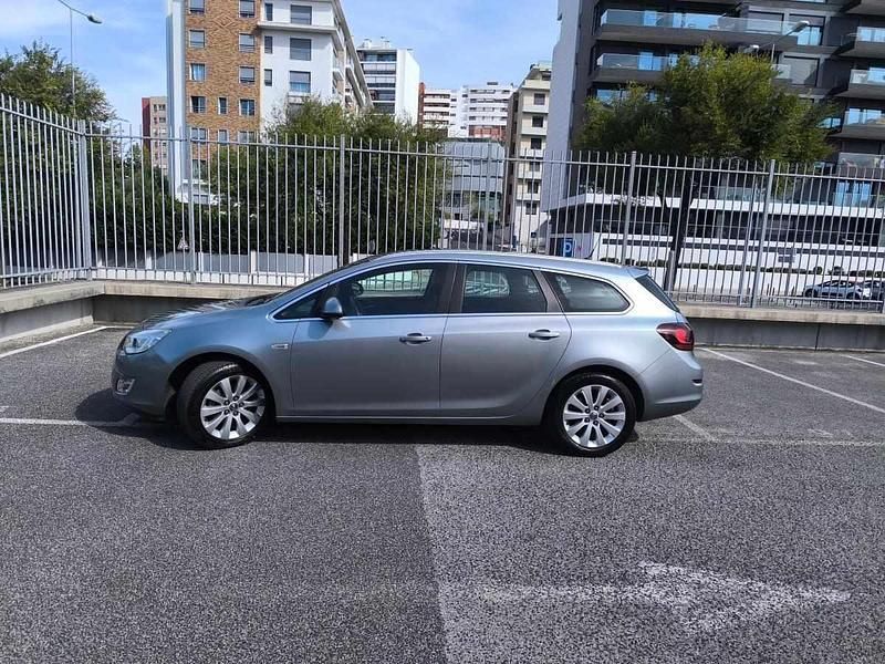 Cinzento Usado 2010 Opel Astra Citadino | € 8.200 (Preço justo) - Imagem 1/4