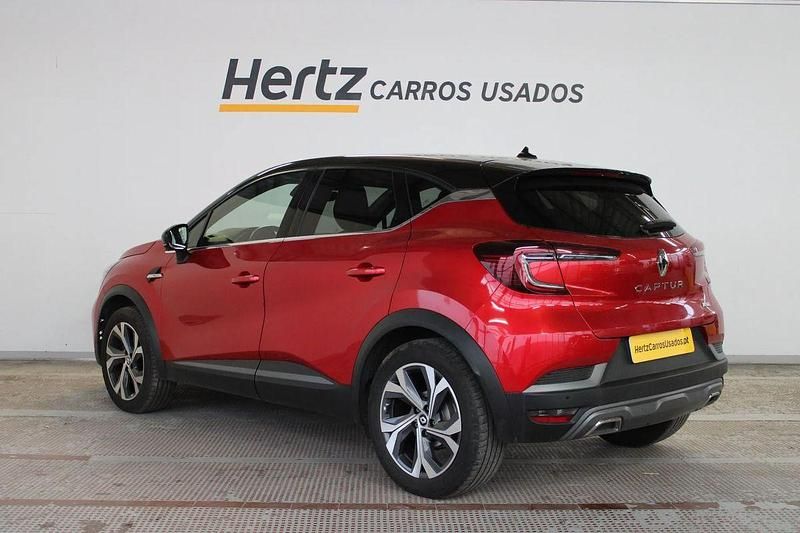 Usado Renault Captur Intens 90 HP (66 kW) 2022 Vermelho SUV