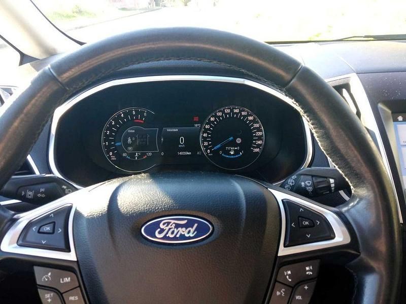 Usado Ford S-MAX Titanium 150 HP (110 kW) 2016 Cinzento Monovolume