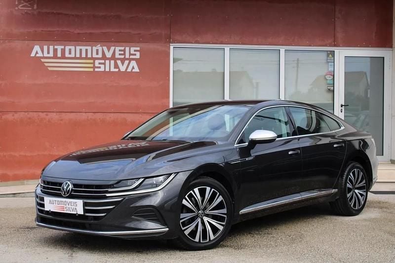Usado VW Arteon Elegance 150 HP (110 kW) 2021 Cinzento Sedan