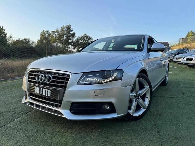 Cinzento Usado 2010 Audi A4 Sedan | € 11.900 (Caro) - Imagem 1/4