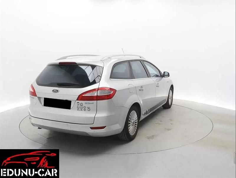 Usado Ford Mondeo Titanium 125 HP (91 kW) 2010 Cinza prata Carrinha