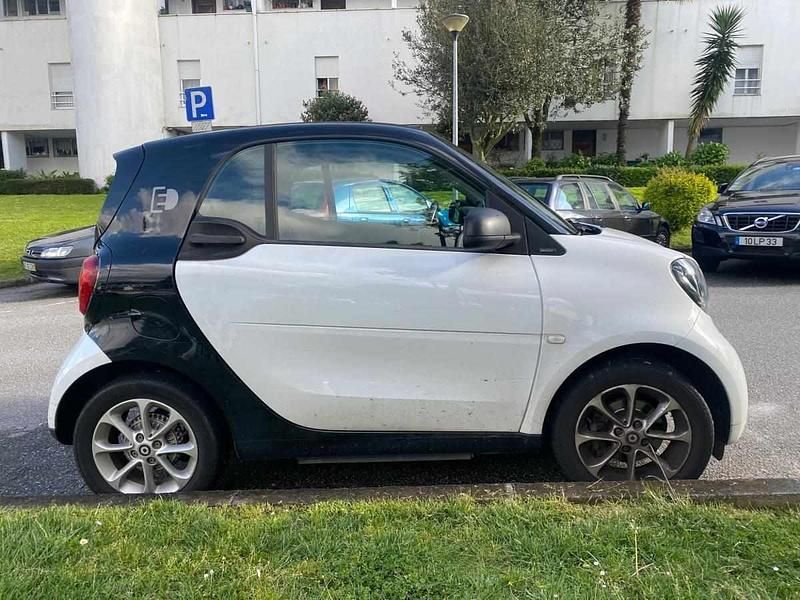 Branco Usado 2017 Smart ForTwo Coupé Coupé | € 8.350 - Imagem 1/4