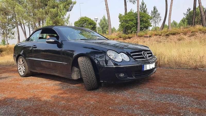 Usado Mercedes CLK320 220 HP (161 kW) 2006 Preto