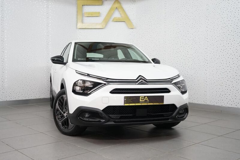 Branco Usado 2023 Citroën C4 PureTech SUV | € 21.480 (Preço justo) - Imagem 1/4