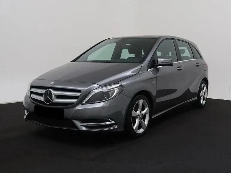 Cinzento Usado 2012 Mercedes B180 Monovolume | € 12.990 (Preço justo) - Imagem 1/4