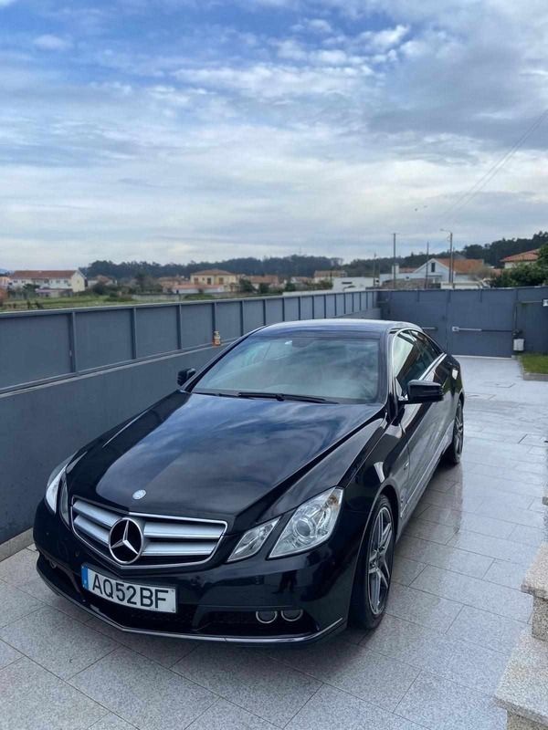 Preto Usado 2011 Mercedes E250 Coupé | € 16.000 (Preço justo) - Imagem 1/4