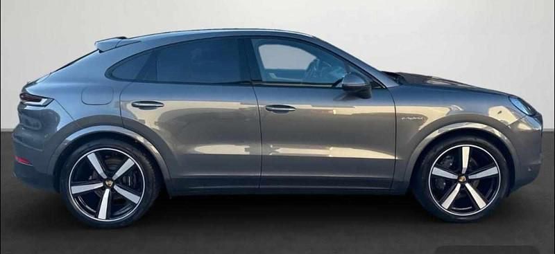 Usado Porsche Cayenne 462 HP (339 kW) 2023 Cinzento SUV