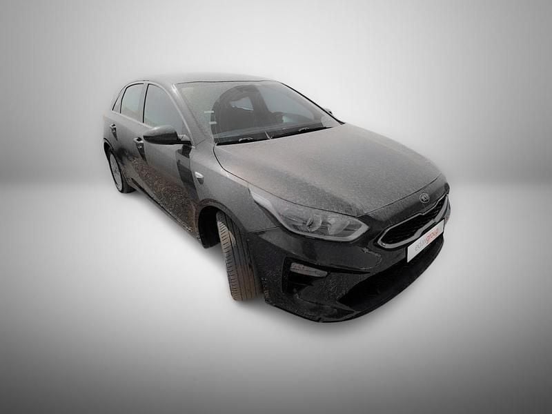 Cinza Usado 2023 Kia Ceed Urban | € 14.990 (Bom preço) - Imagem 1/4
