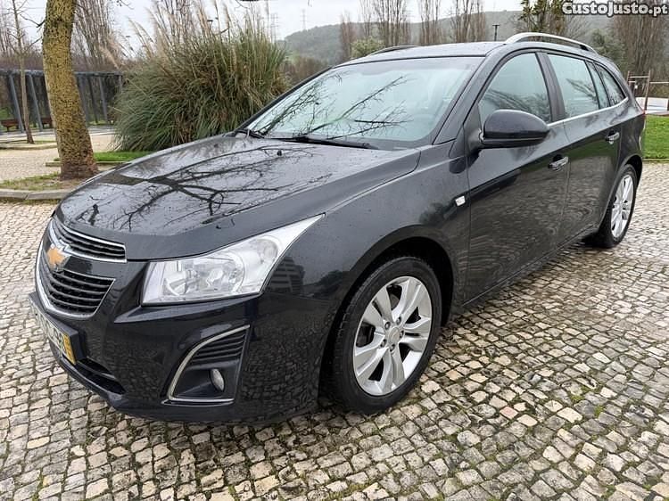 Usado Chevrolet Cruze 130 HP (95 kW) 2013 Preto Carrinha