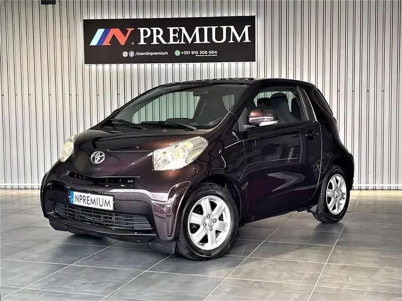 Usado Toyota iQ 68 HP (50 kW) 2009 Vermelho Citadino