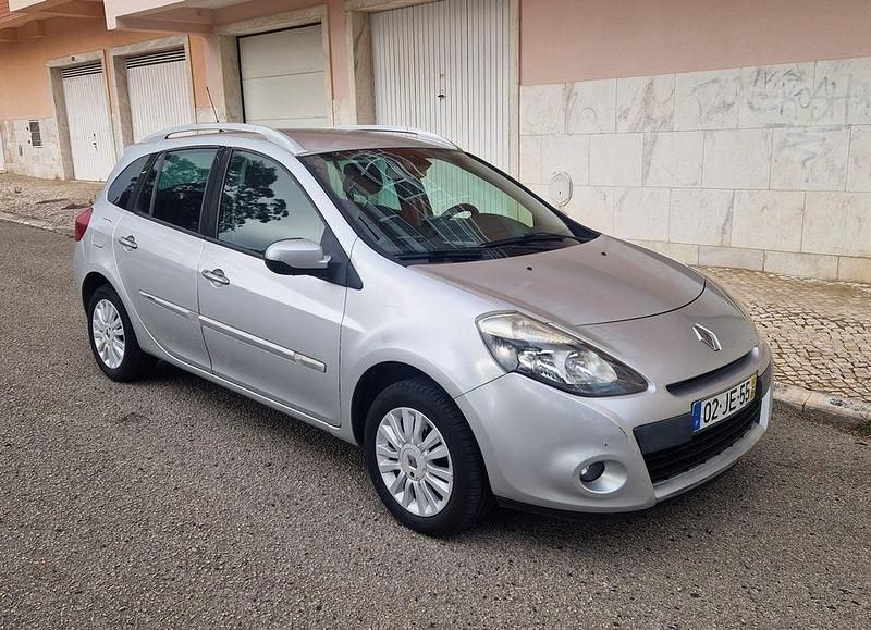 Usado 2011 Renault Clio II Dynamique Carrinha | € 3.450 - Imagem 1/4