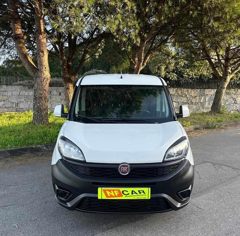 Usado Fiat Doblò 105 HP (77 kW) 2019 Branco Monovolume