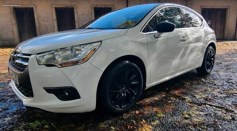 Branco Usado 2012 DS Automobiles DS4 | € 9.000 - Imagem 1/4