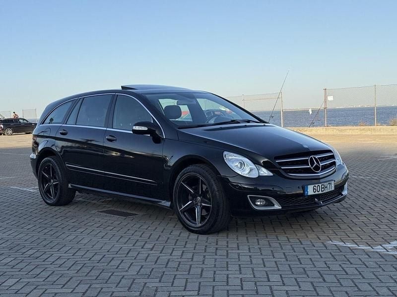 Usado Mercedes R320 224 HP (164 kW) 2006 Preto Monovolume