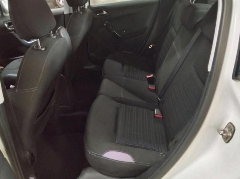 Usado Peugeot 208 92 HP (67 kW) 2013 Branco Citadino