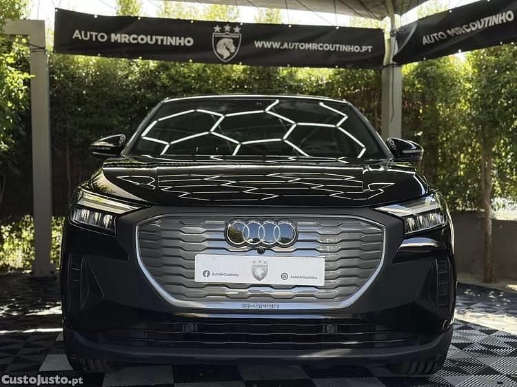 Preto Usado 2022 Audi e-tron Design SUV | € 32.500 - Imagem 1/1